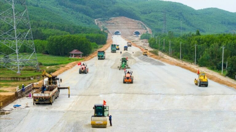 Trên công trường Quảng Ngãi – Hoài Nhơn những ngày cận Tết Nguyên đán