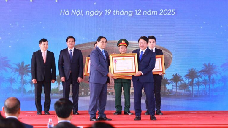 Tập đoàn Đèo Cả cùng các đơn vị thành viên nhận nhiều phần thưởng cao quý của Chủ tịch nước, Thủ tướng Chính phủ và Bộ Xây dựng